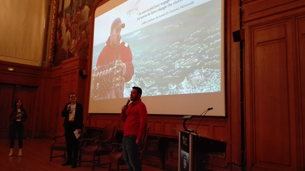 MSCpechedurable's tweet photo. Aujourd'hui à la #MaisondesOcéans à Paris, se tient la conférence «Mon père, ce pêcheur» en partenariat avec @OceanoMonaco. Julien, pêcheur de homard, témoigne auprès de 300 collégiens. #DuBonPoisson #SemainePecheResponsable https://t.co/AeA5WhrDdM