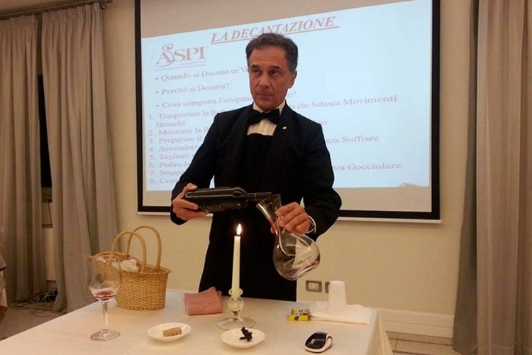 #Aspi a #Bergamo #Corsi in programma e nuovo #coordinatore <a href="/AspiSommelier/">Aspi</a> #vino #sommelier #iat #italiaatavola #IaT dlvr.it/QzRRfD