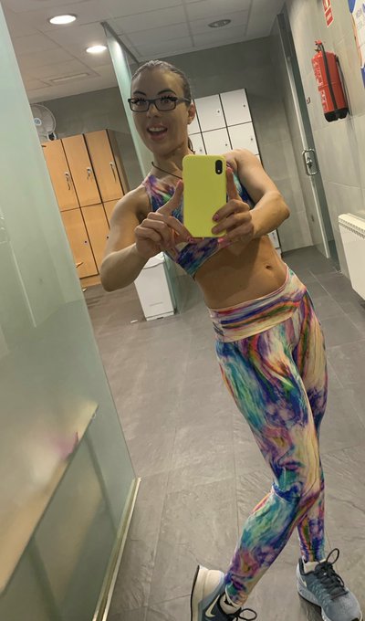 💪 Feliz viernes 💪 https://t.co/YVh5Qiqz2P