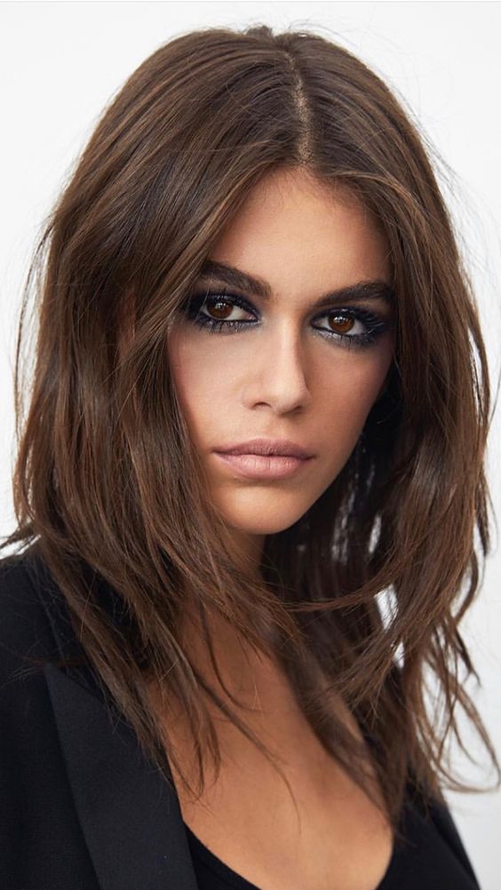 SALONESMACAVI's tweet photo. Su corte y peinado más natural .. #KaiaGerber #Despeinados #Yaesviernes #BuenosDias https://t.co/mTUmLw4lhk