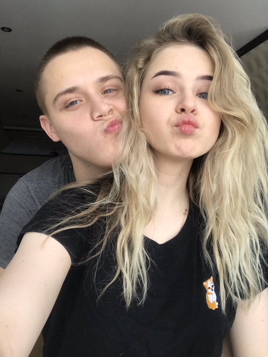 reeesdl's tweet photo. голубоглазые😛💙 https://t.co/O7Yxg31Sc4