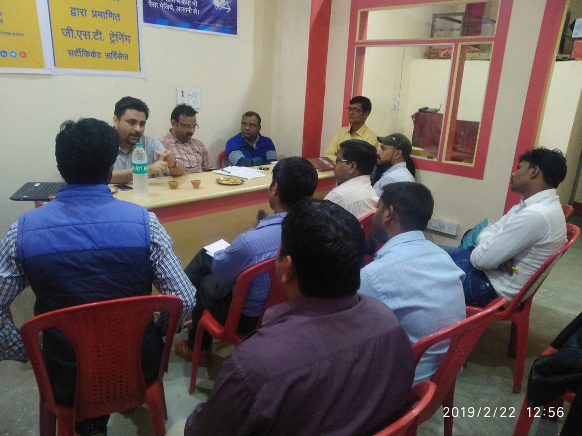 wifichoupal's tweet photo. VLEs' of #Dubeypur , #PratappurKamaich , #Jaisinghpur, #Kurebhar, #Kurwar blocks in district Sultanpur ,UttarPradesh were briefed on Fiber to the Home (home connection for users) and its connectivity using BharatNet. The aim is to connect gram panchayats with internet. https://t.co/5nMnoJwGgW