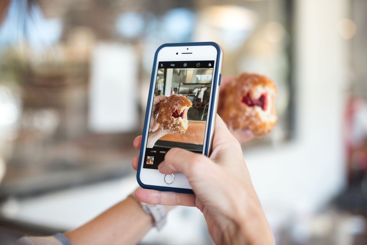 Bespoke_World's tweet photo. Taking an extract from Kamila Sitwell’s recently published book, this article looks at how restaurateurs can utilise marketing techniques and social media. https://t.co/KFNzoOQYcf https://t.co/B5oezfVUbm