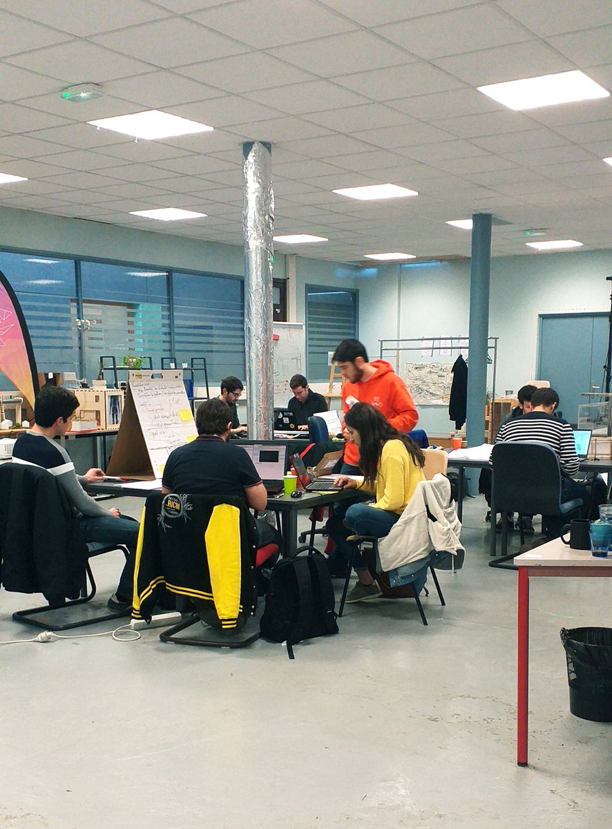 DisruptGreAlpes's tweet photo. Dernière ligne droite pour les participants de #hacktoncampus !
Finalisation des projets et préparation de la présentation devant le jury cet après-midi. 
#dernierjour #jury #expérience 
@promising_innov @u_grenoblealpes @UGrenobleAlpes https://t.co/08Weo7hrAf