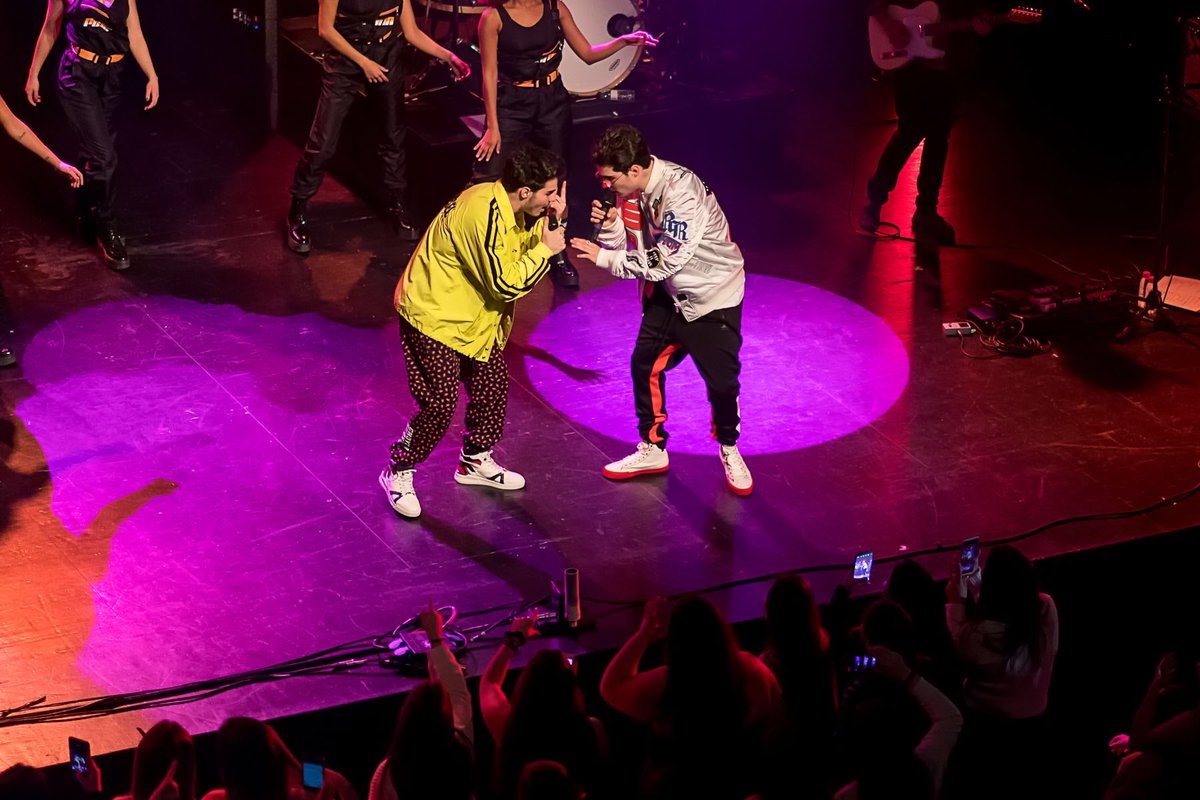 GemeliersMusic's tweet photo. GRACIAS, gracias y GRACIAS por todas vuestras felicitaciones de ayer. Somos unos afortunados. Os compartimos algunas fotos del #StereoTourBarcelona. Mañana seguimos en Valencia. 🖤 https://t.co/obnaFil5es