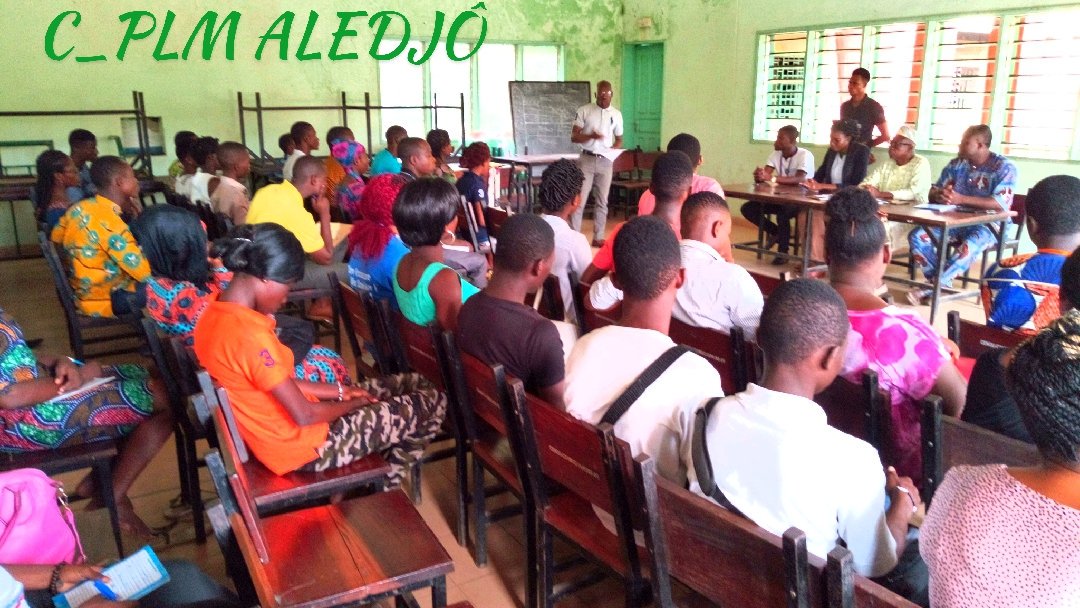 abdoulwaahidou's tweet photo. Le Forum d'Echange sur la Conférence Nationale des Forces Vives de février 1990 a effectivement démarré ce 22/02/2019 à 9h, au Resto Bird du campus d'Abomey-Calavi. De nombreuses personnalité présente #plmaledjo ,#MonElu229 #Citoyen229  #wasexo @gouvbenin ,@tourism https://t.co/qFnq88Sfhq