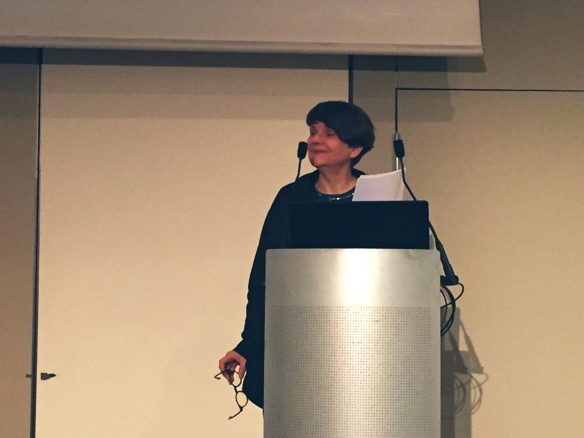 ecoledeconde's tweet photo. « Il faut laisser les étudiants avoir des rêves trop grands. Il faut qu’ils s’y sentent autorisés. » Dominique Beccaria, Directrice générale de l’Ecole de Condé. #ParisDesignSummit #sdp2019 #SommetDuDesignParis #smdd2030 #designdurable https://t.co/1Qxi3nzihp