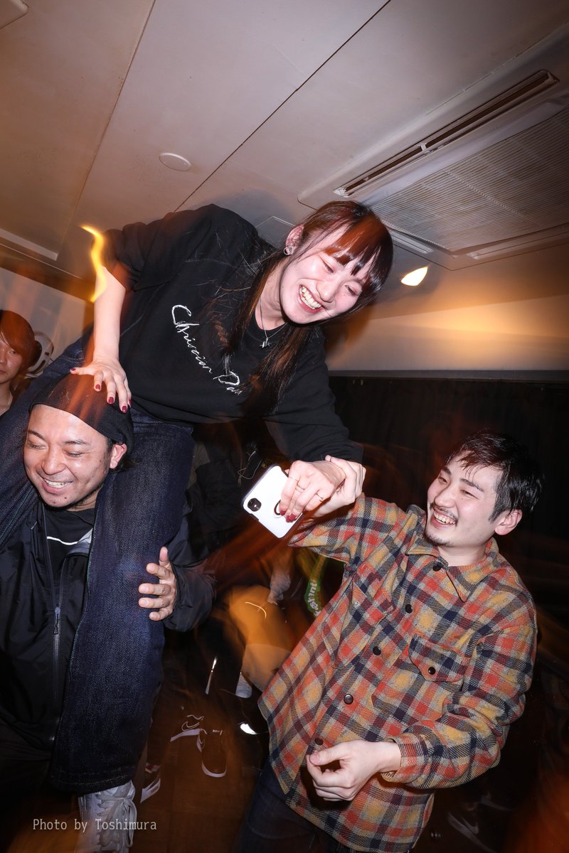 toshimu_rar's tweet photo. 20190210 #Epitaph2 @渋谷LOUNGE NEO & Glad
終盤、なぜかNEOで騎馬戦みたいな光景が多発したことがこのパーティの楽しさを端的に物語ってるような気がするけどみんな飲み過ぎただけな気がする。
つまり良いパーティー!
https://t.co/claKdkiyV8 https://t.co/aXfzxXt8C5