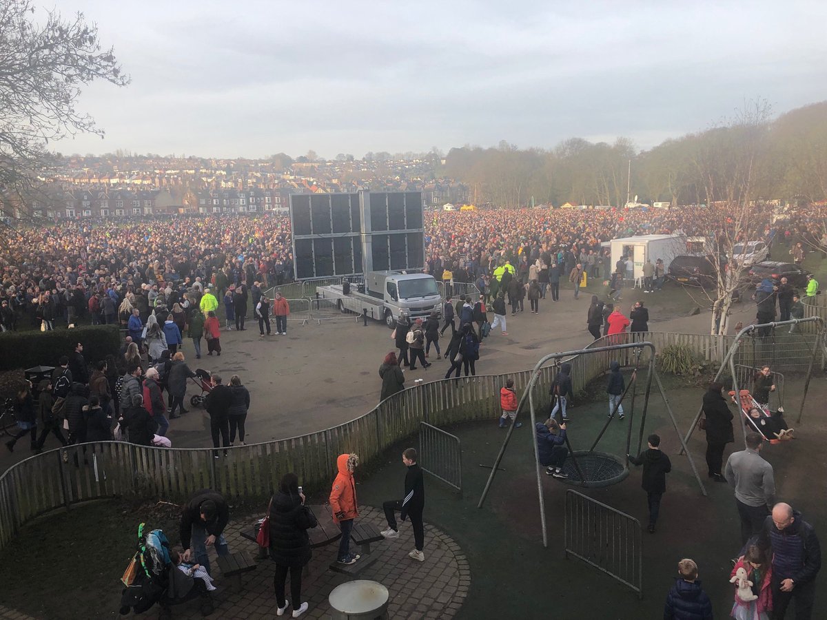 mrdanwalker's tweet photo. I’ll say it again... Sheffield... YOU ARE AMAZING! #TonyGotAFlypast #RememberTheTen 
1st 3 pics are Endcliffe Park and the last one is Meersbrook Park 🙌🏻👏🏻🏆👍🏻👌🏻 https://t.co/jM0WqNdYb3