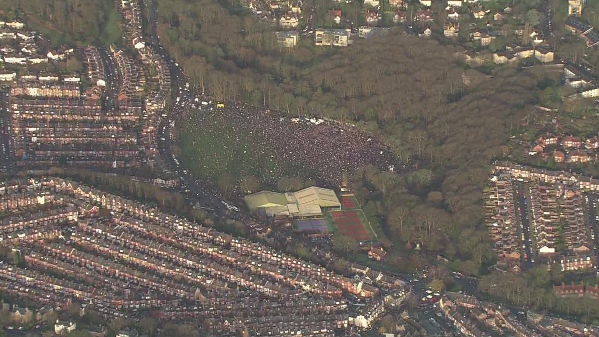mrdanwalker's tweet photo. I’ll say it again... Sheffield... YOU ARE AMAZING! #TonyGotAFlypast #RememberTheTen 
1st 3 pics are Endcliffe Park and the last one is Meersbrook Park 🙌🏻👏🏻🏆👍🏻👌🏻 https://t.co/jM0WqNdYb3