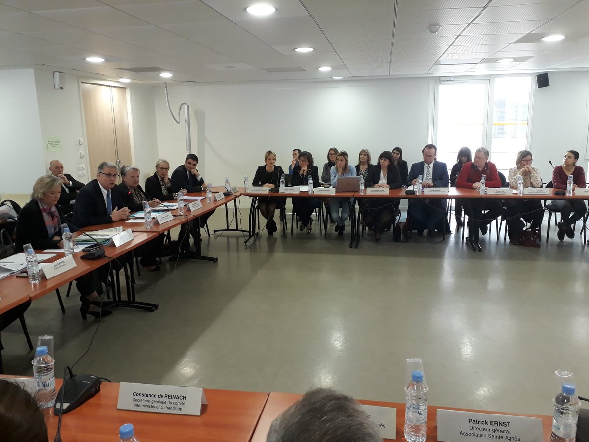 Séance de travail avec <a href="/s_cluzel/">Sophie Cluzel 🇨🇵🇪🇺</a> . Les actions du <a href="/CDIsere/">Isère</a> en matière de #handicap sont présentées. Le Département est prêt à faire plus mais il ne peut le faire seul. <a href="/Prefet38/">Préfète de l'Isère 🇨🇵🇪🇺</a> #Grenoble
