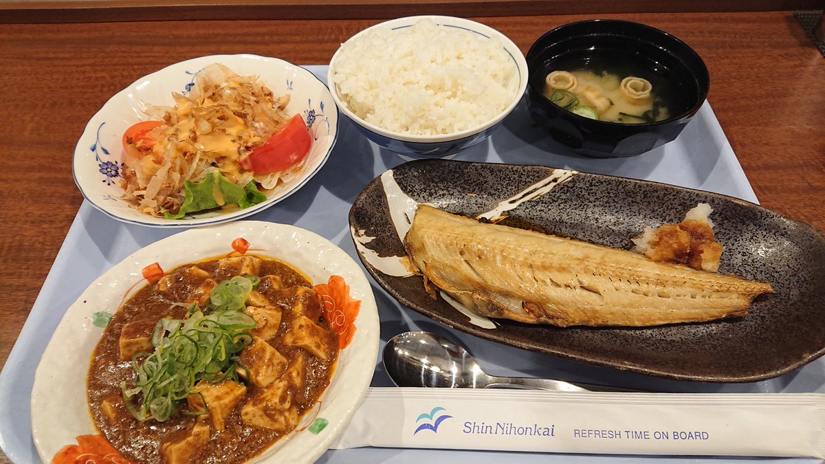 パオラ 収監中 船旅のもう１つの楽しみは 船内レストランでの食事 自分も若い頃は食料持ち込みが当たり前だったけど 今は特別価格もなけりゃ味も格段に良くなった 特に新日本海フェリーとさんふらわあは頑張ってると思います T Co