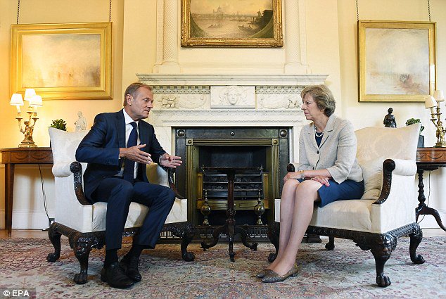 AUDIOmercados's tweet photo. Una fuente de la UE informa que el presidente del Consejo Europeo, Donald Tusk, y la Primera Ministra de #UK🇬🇧, Theresa May, mantendrá un encuentro bilateral en #Egitpo🇪🇬

$EURGBP $gbpusd #Brexit🇪🇺⚔️🇬🇧 https://t.co/G013Drgn3S