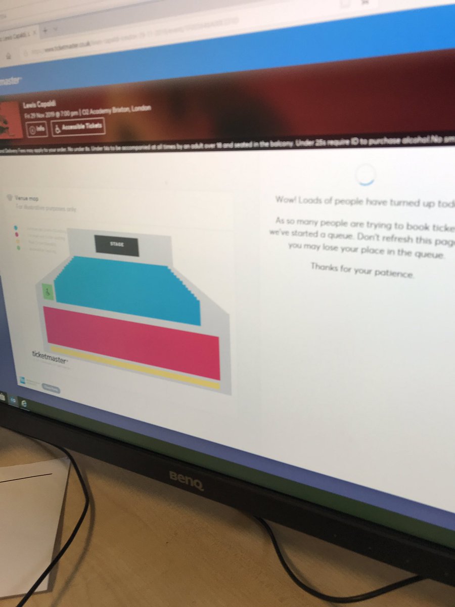 BurnzyH's tweet image. Sat like this for ages ☹️ @LewisCapaldi #InTheQueue #London #AnyMoreShows
