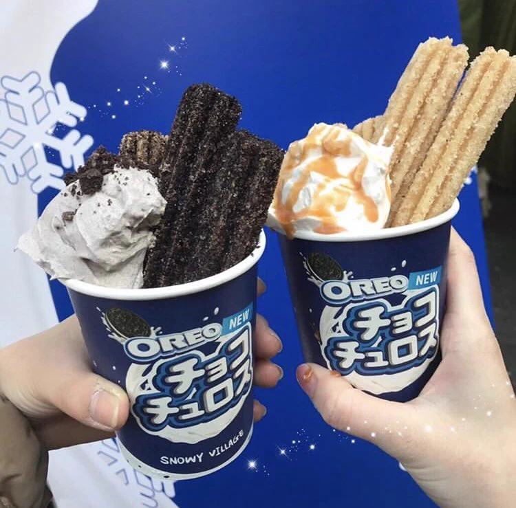 原宿にある「スノーウィビレッジ」！「キャラメルチュロス」がクリームたっぷりでおいしそう！