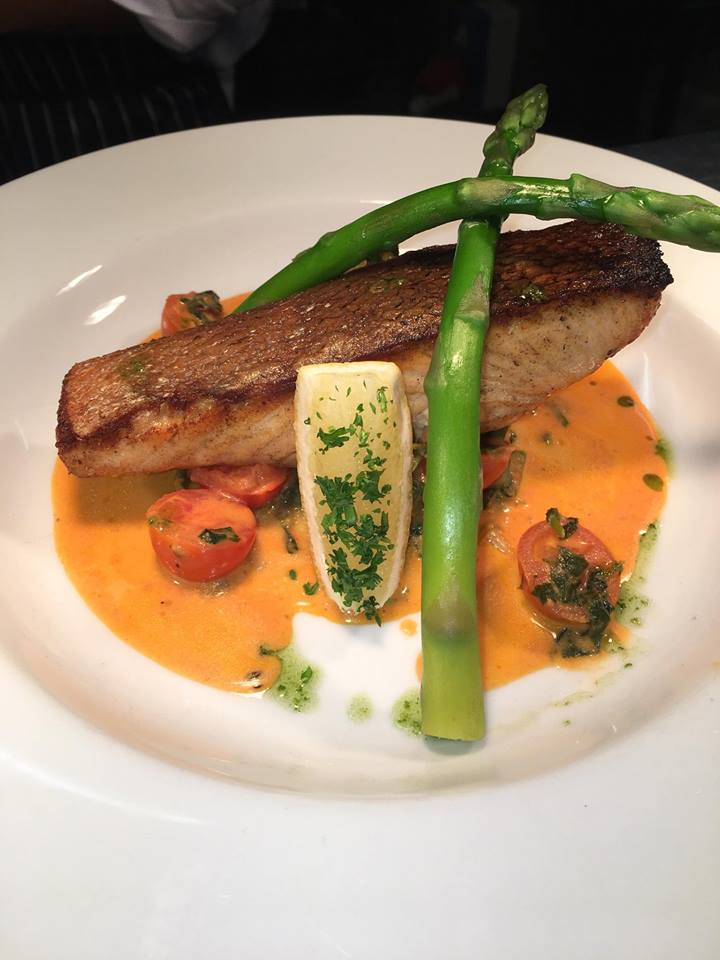 ChelseaBrasseri's tweet photo. Got that Friday Feeling? Come and enjoy an amazing lunch or evening meal here at @ChelseaBrasseri and start your weekend with the Chelsea experience.
#cocktails #Food #Foodporn #finedining #placetobe #cotswolds #chelseaexperience #Cheltenham https://t.co/iUztNujfQZ