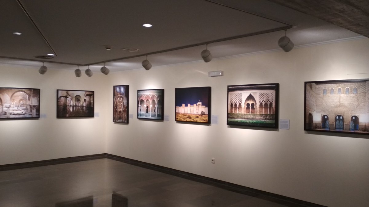 artandalusi's tweet photo. Hoy venimos del #AulaCulturalFundaciónCAM (Orihuela) de ver la exposición de @legadoandalusi  ARQUITECTURA ANDALUSÍ, ESPACIOS Y MIRADAS!! La podéis visitar del 30 enero al 8 marzo🧐 Me he llevado una sorpresa...mi participación en las cartelas locales, qué ilusión! 🎉🥳 https://t.co/90zEZuUTCX