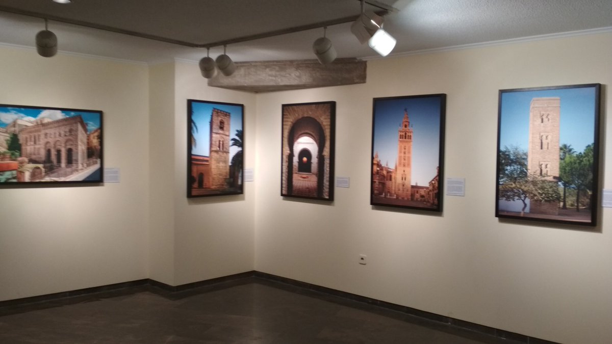 artandalusi's tweet photo. Hoy venimos del #AulaCulturalFundaciónCAM (Orihuela) de ver la exposición de @legadoandalusi  ARQUITECTURA ANDALUSÍ, ESPACIOS Y MIRADAS!! La podéis visitar del 30 enero al 8 marzo🧐 Me he llevado una sorpresa...mi participación en las cartelas locales, qué ilusión! 🎉🥳 https://t.co/90zEZuUTCX