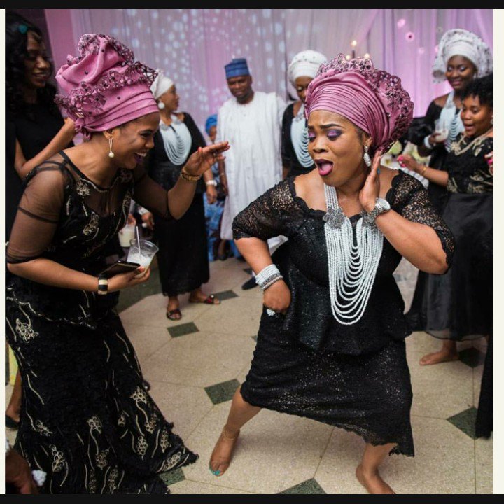 lexzymora's tweet image. I &amp;amp; my household are in high spirit to go to the poll and cast our votes for @MBuhari @ProfOsinbajo .I am proud to announce my identity with this #TeamCyrus rebuilding the old ruins of PDP criminal enterprise.Together, we rebuild the rubbles and shape a NGR of our aspirations.