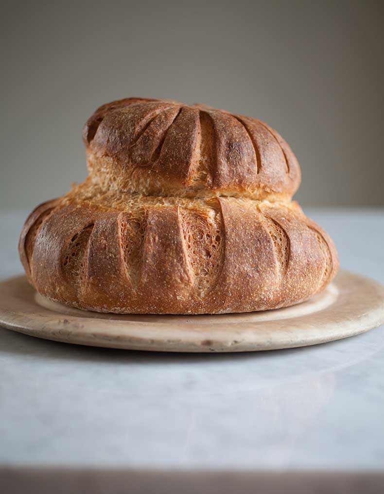 WomensInstitute's tweet photo. Celebrate #RealBreadWeek starting tomorrow by making this classic cottage loaf. For a twist on tradition, try adding dashes of wholemeal (whole wheat) and rye flours to the usual white. Recipe by @RealBread: https://t.co/pSWDE5w8d9 https://t.co/DK8s8EDTl0