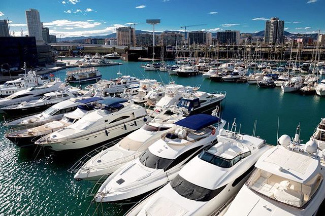 sailside's tweet image. Which one would you rent for the day... or for the whole weekend?! 😎

#Sailside 
Book yours here: bit.ly/2tuuTEL

#yacht #luxury #luxury_boat #portugal #brazil #boat #fun #sun #boatrental #lifestyle #weekend #travel #vacation #champagne #family #friends #marina #sa…