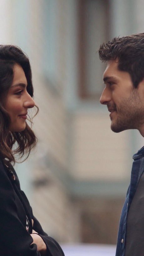 #بكلمه_اوصف_الحب
في فقه الحب :
إذا تكلمت العين أغنت عن الكلام ❤
#شوق