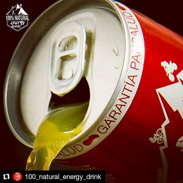 isranunez's tweet photo. Tu cuerpo agradecerá que cambies de hábitos y te pases a bebidas como la 100% Natural 👌🏼 Un sabor único y refrescante 😉
#naturalenergydrink #100natural #energydrink #pansalud #salud #healthy #energia #energy #drink #instagood #sport #picoftheday #0azucar #sugarfree #ingredients https://t.co/AM30HfQ5LK