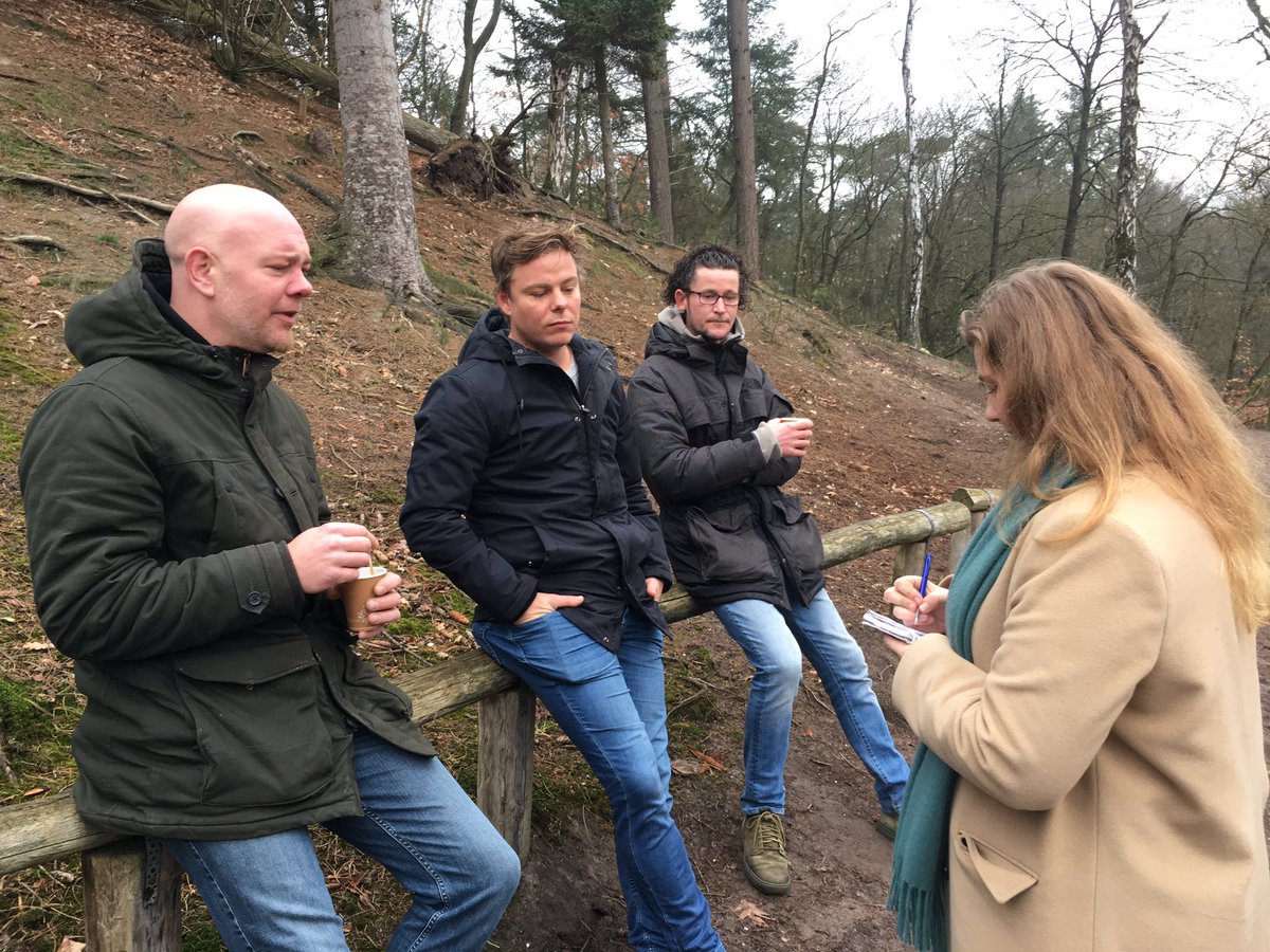 boswachtertinus's tweet photo. Vandaag hebben we ‘Ijsvogel’ officieel onthuld in de bosvijver van #Birkhoven. Dit kunstwerk is gemaakt door Amersfoortse kunstenaars #Koudekoffie en aan @UtrLandschap aangeboden door #Kultlab als blijk van waardering voor de goede samenwerking ihkv #ittw https://t.co/E5cBCtMbPi
