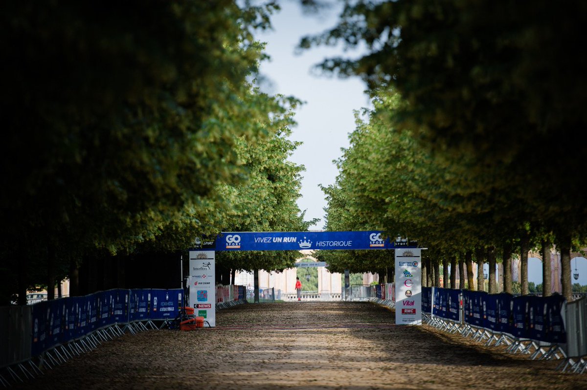 NordicTrackRun's tweet photo. Qui passera la ligne d’arrivée cette année ? 🙋‍♂️🙋‍♀️👑 #gosportrunning #chateaudeversailles #courseapied #courseroyale #coursedesprincesses https://t.co/efcDHPu9oo