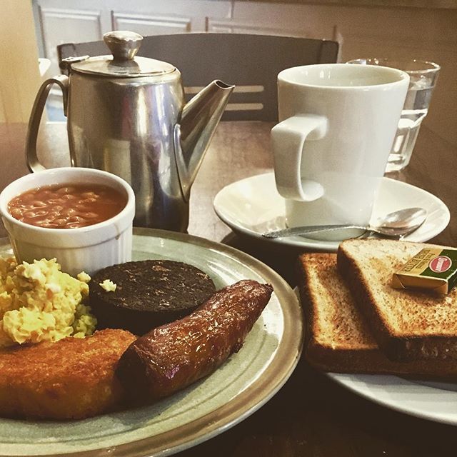 Brownemint's tweet photo. 22.02.2019 An Irish Fry, the most important breakfast of the month #breakfast #irishfry #hungrynomore https://t.co/uBUqW0bBZ6