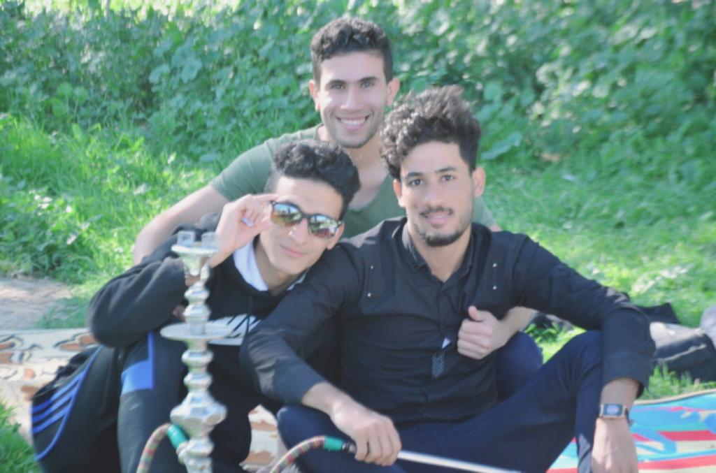 مـهـمـا كـَانـّت الأسـبـاب ومـهـمـا كـَانـّت الـظـروف ..

لا تـتـرك صـديـقـك‘‘ وتـنـسـحـب فـالـرجـًولـة مواقـف ~

#m