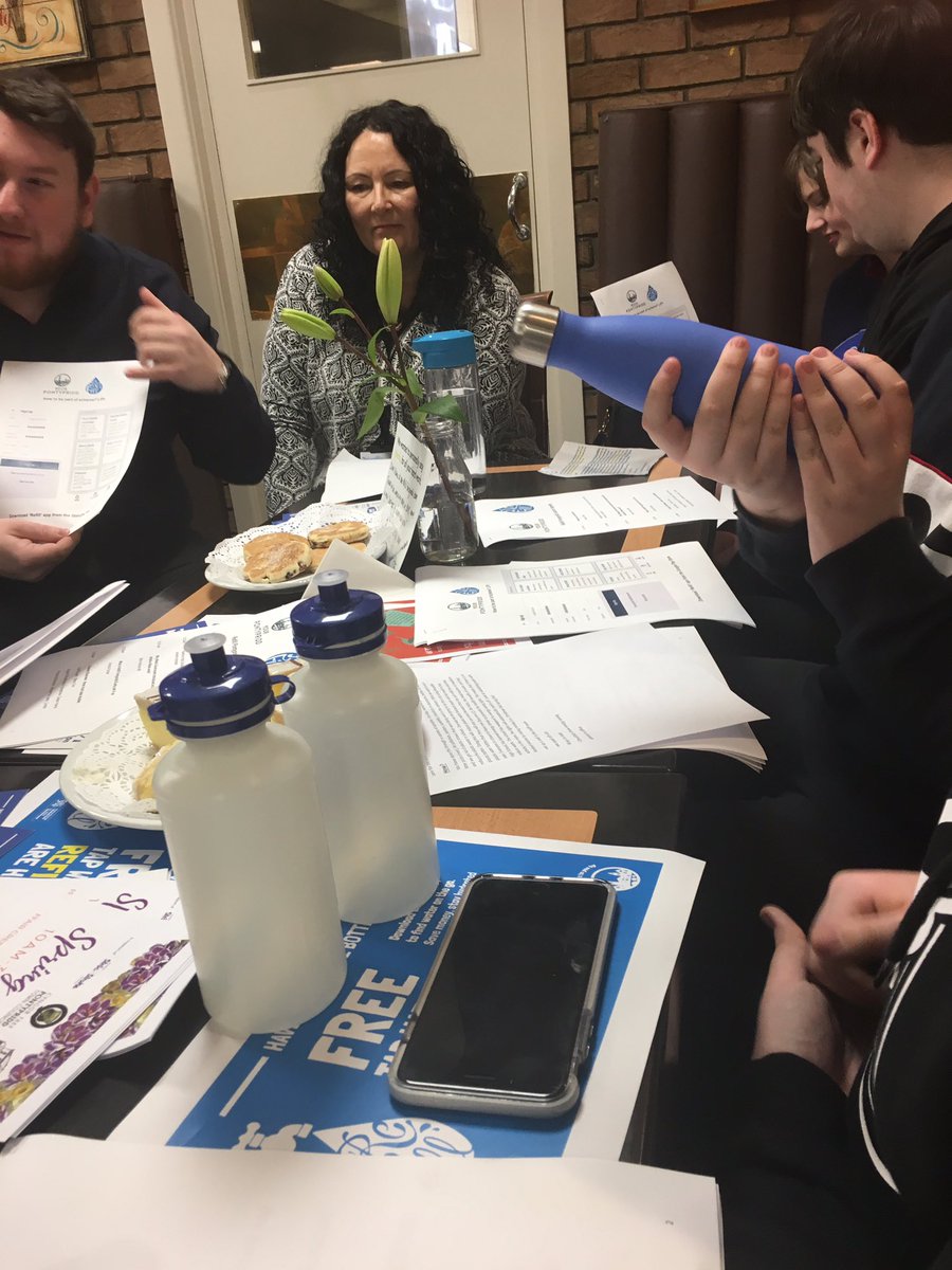 Some amazing examples of #reusablebottles from the past and from today. Thanks to pontypridd Museum for bringing these along! #RefillPontypridd