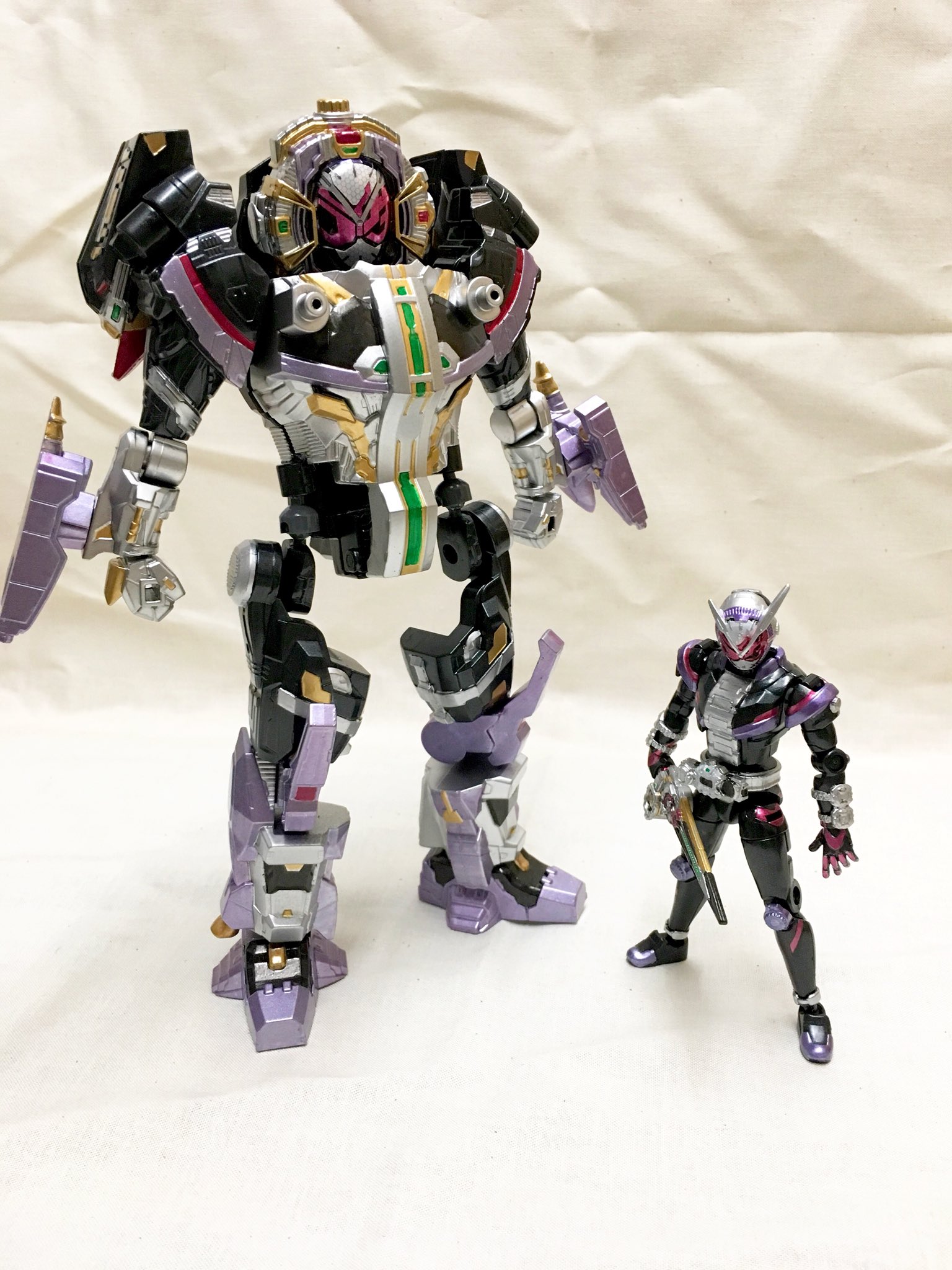 仮面ライダージオウ 装動 16体＆タイムマジーン＆バイク＆アイテム等 Amazon.co.jp: バンダイ(BANDAI) 仮面ライダージオウ DXタイムマ
