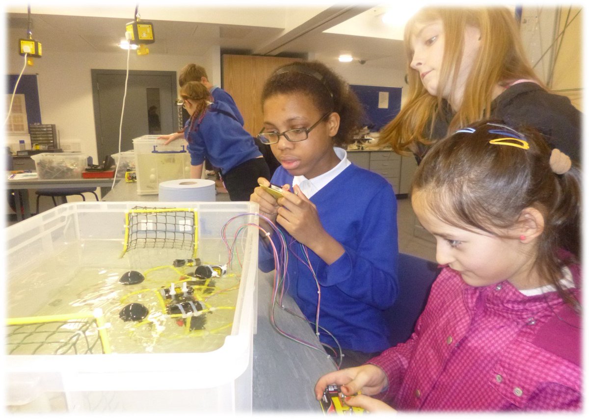 EdScotSciences's tweet photo. To mark publication of the first annual report of #StemStrategyScotland https://t.co/GEXm3eFxKf hereโs 2 further case studies to inspire your STEM journey
Build the Science curriculum https://t.co/MyuDfVg4BN
Develop STEM skills, knowledge & understanding https://t.co/iq9E6xS1ar https://t.co/Q4hhHZhRra