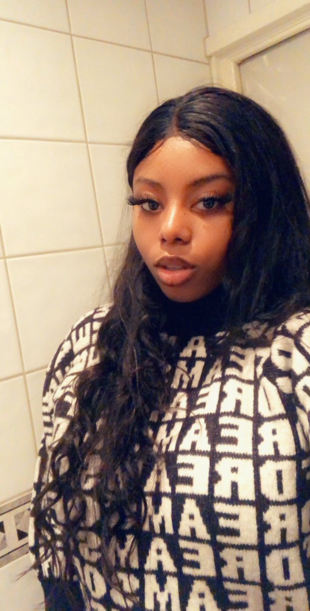 jatoujanneh's tweet photo. Okay I’ll kick it off with a #BeautyFromGambia 😅💕 https://t.co/BpuAiz1wLj