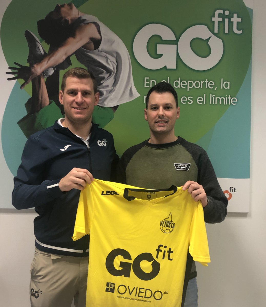 GOfit_es's tweet photo. ¡#GOfitOviedo apoyando el deporte local! 🤾‍♀️

Esta semana Eduardo Valdés presidente del Balonmano Vetusta Femenino y Balonmano Generación 97 Vestusta, firmó el acuerdo de patrocinio y colaboración junto a nuestro Director Darío Cruz.

¡Mucha suerte en la de temporada! 😃 https://t.co/LuKB8xmVH0