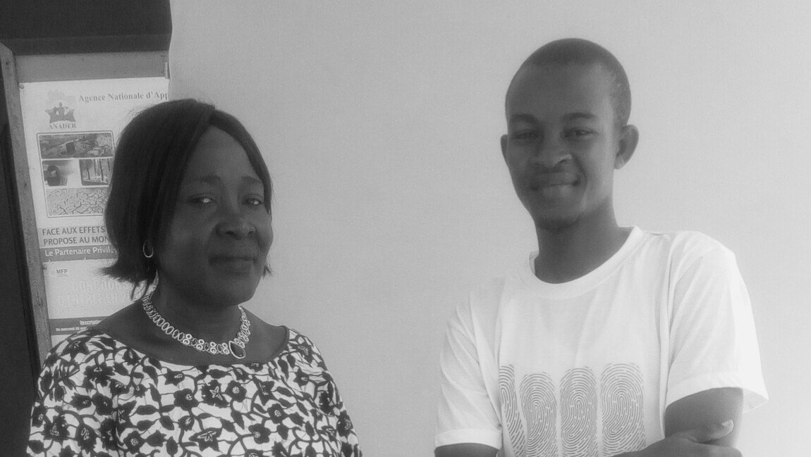 Ericcoul7's tweet photo. J'ai été ravie d'échanger avec madame GLAO  femme d’affaire la plus influente de la Région du Tonkpi.
Merci maman pour tes conseils, à bientôt. 
#Fepro2019 #Man https://t.co/3Ck0FElvxm