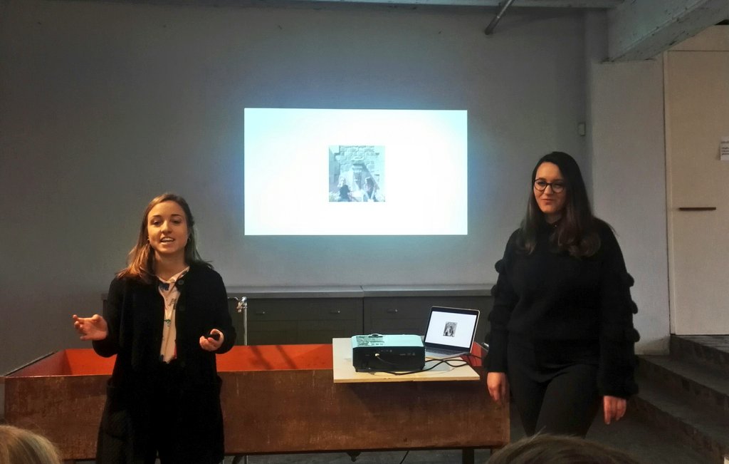 piialehtinen's tweet photo. Piano Piano y Maria Maria 📐🎹 Simetría con Piano Piano Arquitectas, Maria Donnini and Maria Grifo @VLC_CM #CMsymmetry #CMsimmetry #creativemorningsVLC #creativemornings #architecture https://t.co/u466tPTsIv