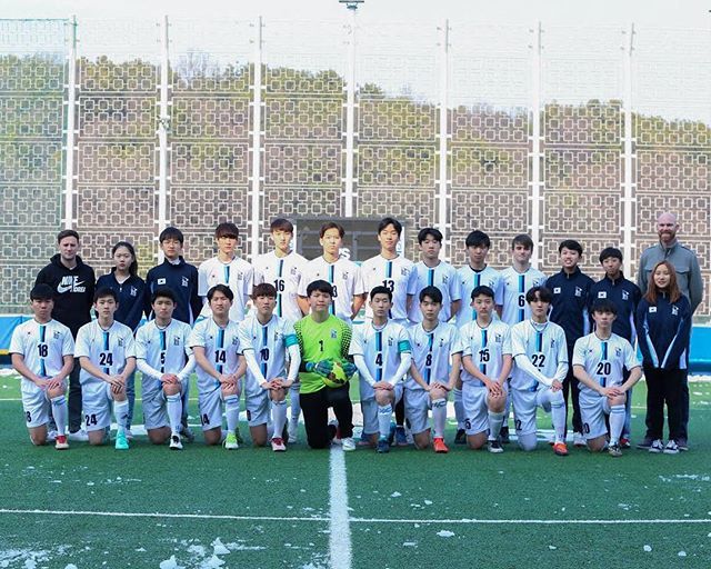 kispride's tweet photo. Boys Varsity Soccer 2019! #kispride #gophoenixgo #phoenixsoccer https://t.co/eg7GatQWHb