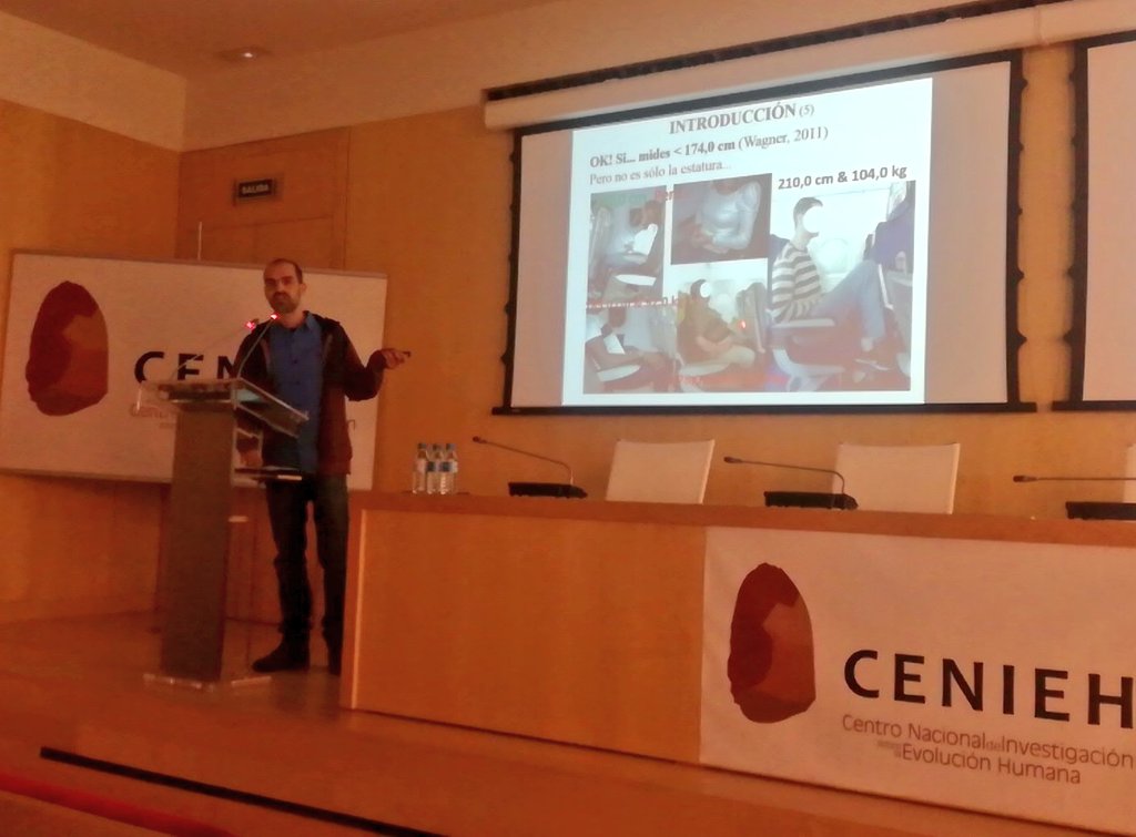 La tendencia secular de aumento en estatura y tamaño entran en conflicto con la reducción del espacio en el asiento de los aviones, nos cuenta Gonzalo Saco en el I Foro @CENIEH 2019