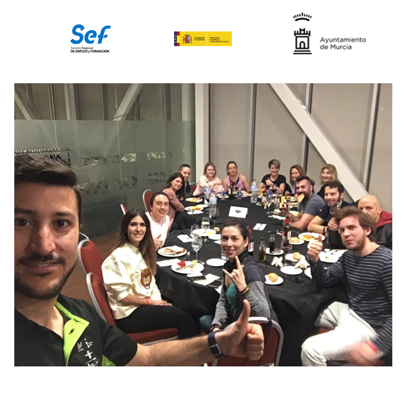 Murcia_Emplea's tweet photo. #FFitness  2/2
 [...] y se trataron temas como  la valoración funcional, ejercicios correctivos, movilidad, y ejercicio físico como medicina. 

Gracias a Borja Villanova y a todo el equipo del #FFitness por el trato recibido y al @sef_carm por hacer posibles estas actividades. https://t.co/LWGAlGf1sF