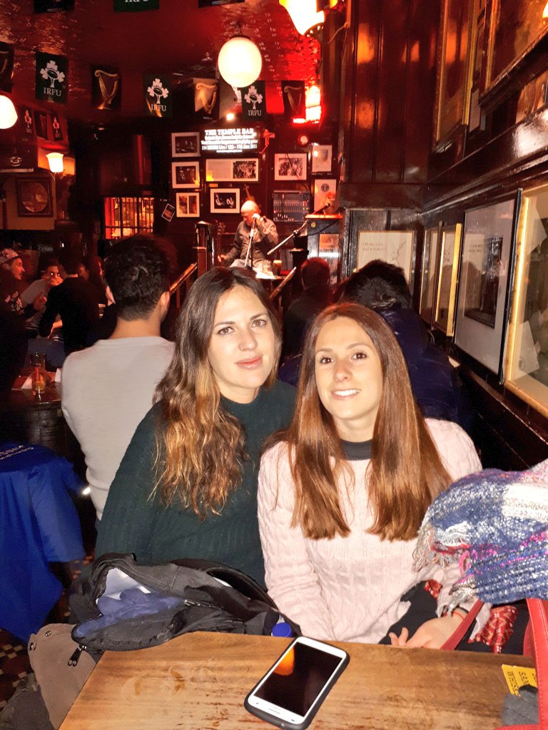 roci_cano's tweet photo. Happy birthday bonica!!! #hapiness #TembleBar #memories #HappyDay #Smile #Murcia #Dublin 😘😘 https://t.co/gnBCcKpJ8n