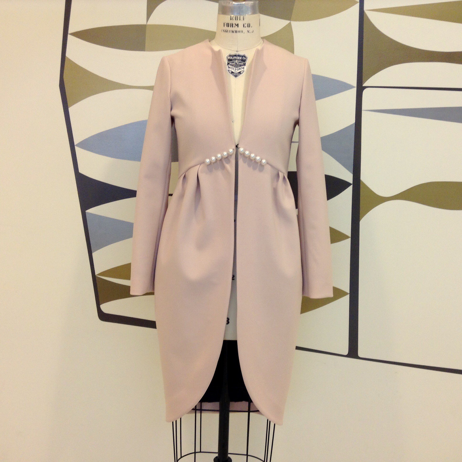 バーニーズ ニューヨーク 福岡店より ヨーコチャン ではスカラップシリーズやパールシリーズ等 セレモニーやフォーマルな行事が多いこの時期にぴったりなアイテムを沢山ご用意しています ぜひ店頭でご覧ください Yokochan Dress ヨーコチャン