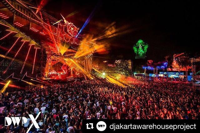 artCarreras's tweet photo. #Repost @djakartawarehouseproject with @get_repost
・・・
Dance the night away, sing your hearts out and create memories that will be remembered for decades to come!

Let us see a show of hands now — who’s excited for @theweeknd’s debut performance in Indonesia? 🙌

Photo by… https://t.co/Wo0uADWI8k