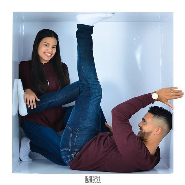 El primer amor es una pequeña locura y una gran curiosidad - George Bernard Shaw

#colorbox #laromana #box #photography  #couple #VictorColor #fotografia ift.tt/2VdoneM