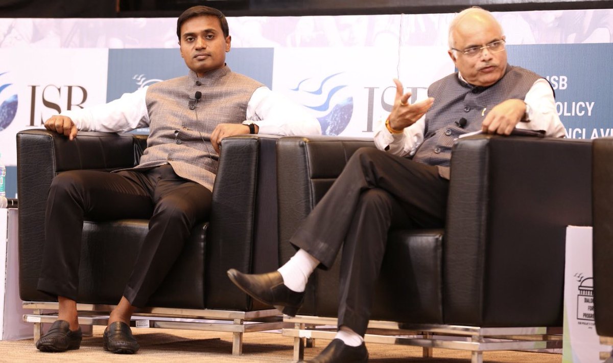 Vinay1011's tweet photo. Hyderabad @ISBPolicyClub ‘s Policy Conclave! Joined panel discussion on Urban Rural Divide with YDRC MP PV Midhun Reddy!”Confusion in early years after independence on whether to strengthen villages or develop cities, created huge development backlog both in cities and villages” https://t.co/UEuS3IfsCh