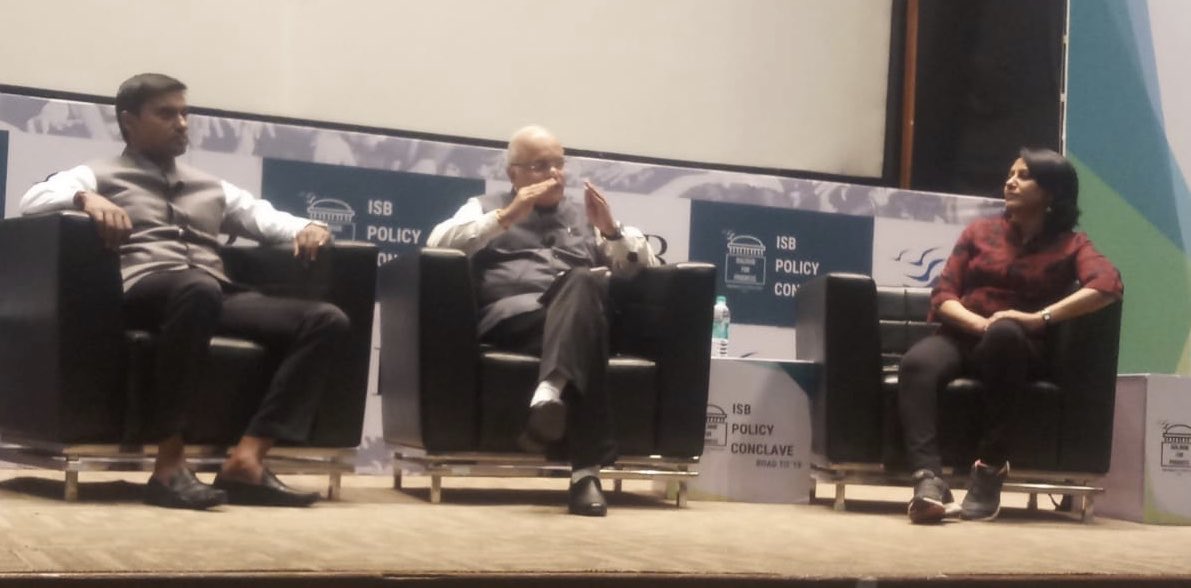 Vinay1011's tweet photo. Hyderabad @ISBPolicyClub ‘s Policy Conclave! Joined panel discussion on Urban Rural Divide with YDRC MP PV Midhun Reddy!”Confusion in early years after independence on whether to strengthen villages or develop cities, created huge development backlog both in cities and villages” https://t.co/UEuS3IfsCh
