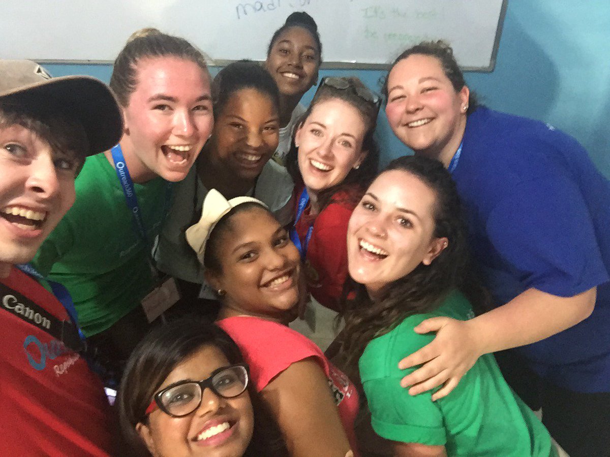 AlgonquinSS's tweet photo. Happy Friday from our #ACGlobalProjects Dominican Republic team! π These awesome volunteers have been spending Reading Week teaching English in Monte Cristi with @Outreach360! https://t.co/L3HcSpCEdS