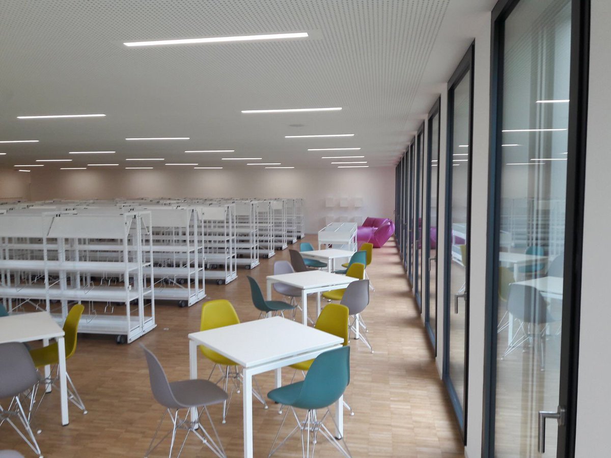 Round_Office's tweet photo. Aménagement d'une bibliothèque dans le canton de vaud.

#roundoffice #geneva #mobilier #bureau #design #dpc #usm #vitra #eames https://t.co/oyx73SQFyn