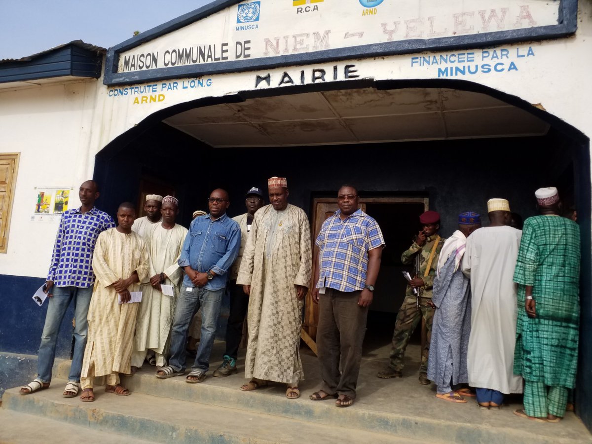 uepnddrrcaf's tweet photo. #UEPNDDRRenAction! Poursuite dans l'Ouahm-Pende &amp;  Nana-Mambere de la campagne de sensibilisation sur le #DDRR. Lamido Bi Amadou de Niem Yelewa appelle sa population à se mobiliser pour la réussite du DDRR. @GouvCF @RCA_Renaissance @EUTMRCA @UN_CAR @CEEAC_ECCAS. https://t.co/Z3fRDjvf7m
